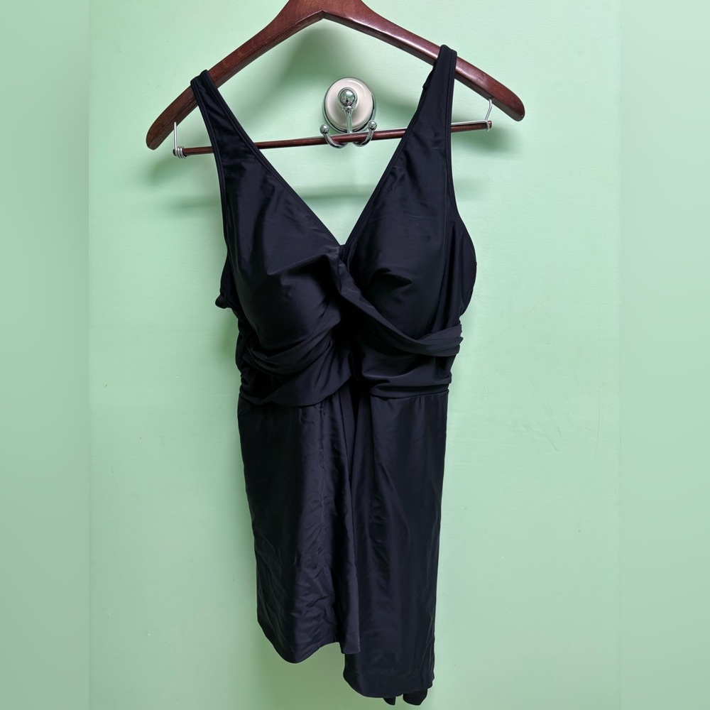 Skirted ladies black one piece swimsuit. P129
